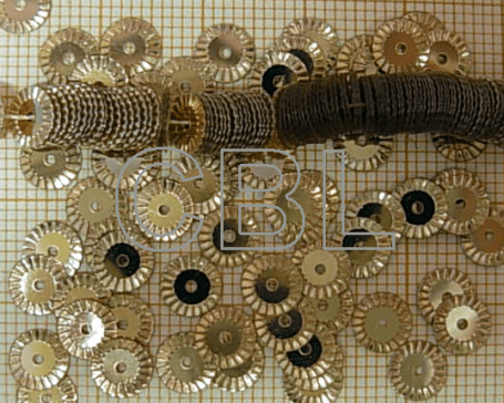 Paillettes "Soleil" sur fil PA 02/02