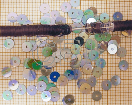 Paillettes sur fil PA 70/09